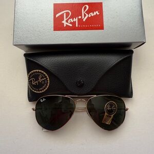 BRAND NEW Ray-Ban Black Aviator Sunglasses
